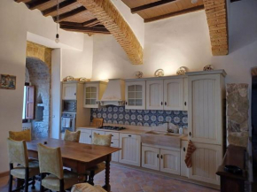 Charming apartment in medieval tower Spoleto